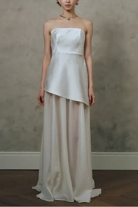 Satin Spliced tulle  strapless maxi dress in black and white Avalabel