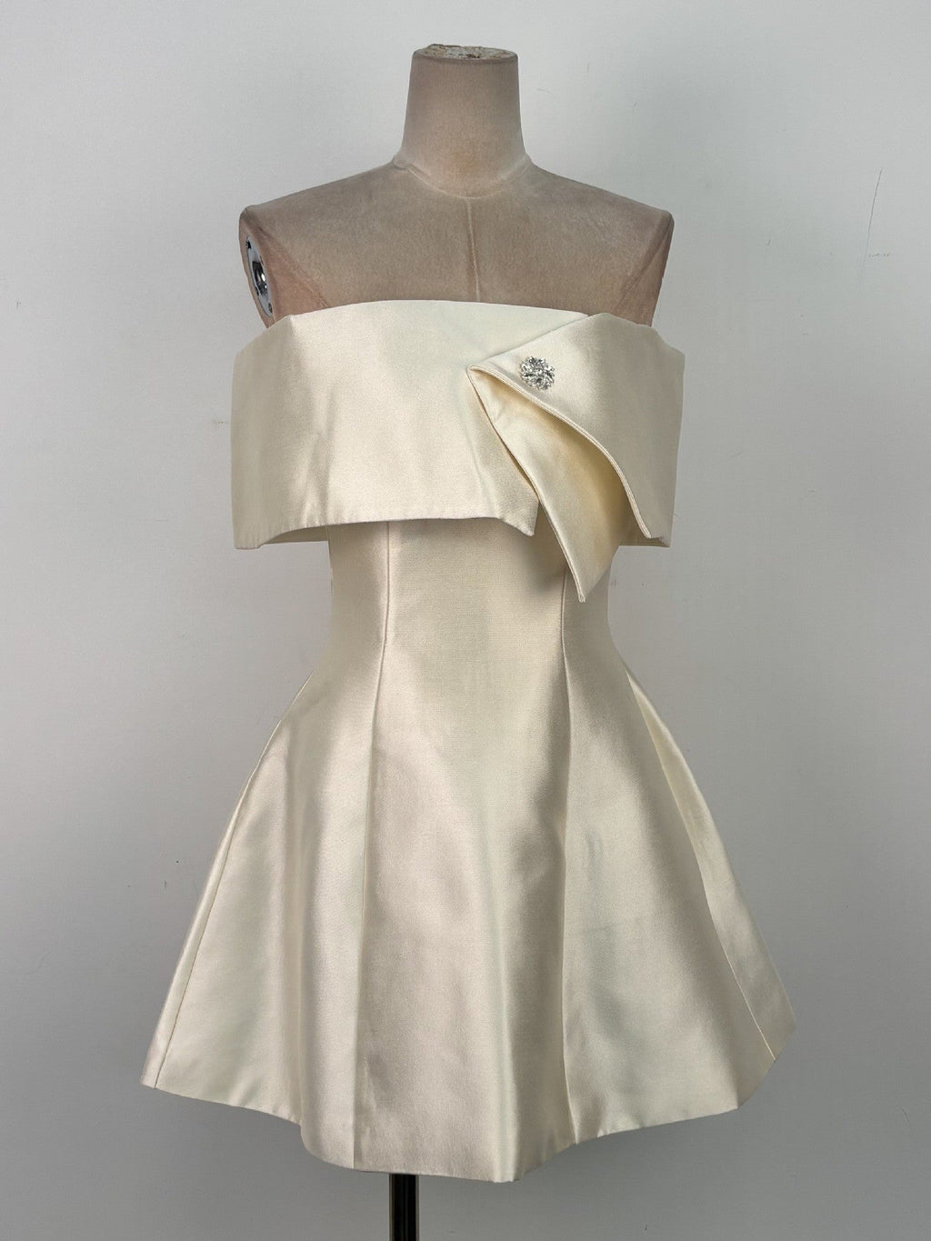 Brianna One-Shoulder Satin Mini Dress in Apricot Avalabel
