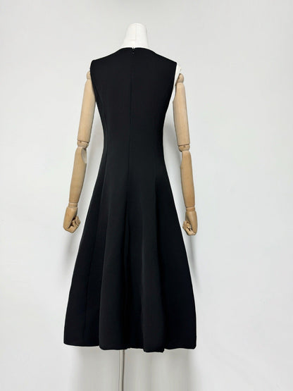 Kate Floral Print Embellished Sleeveless Midi Dress in Black