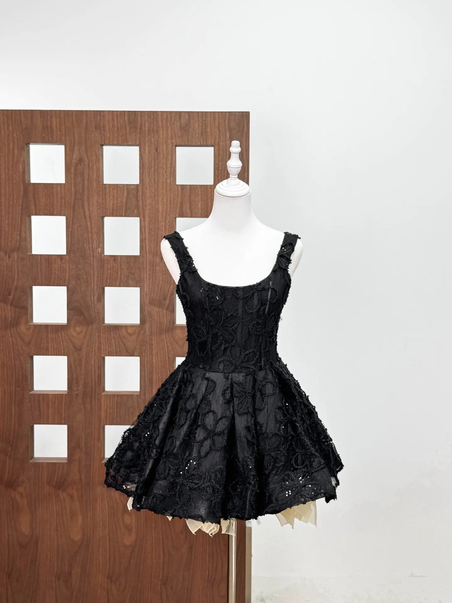 vera sequin embellishment lace puffy mini dress in black Avalabel