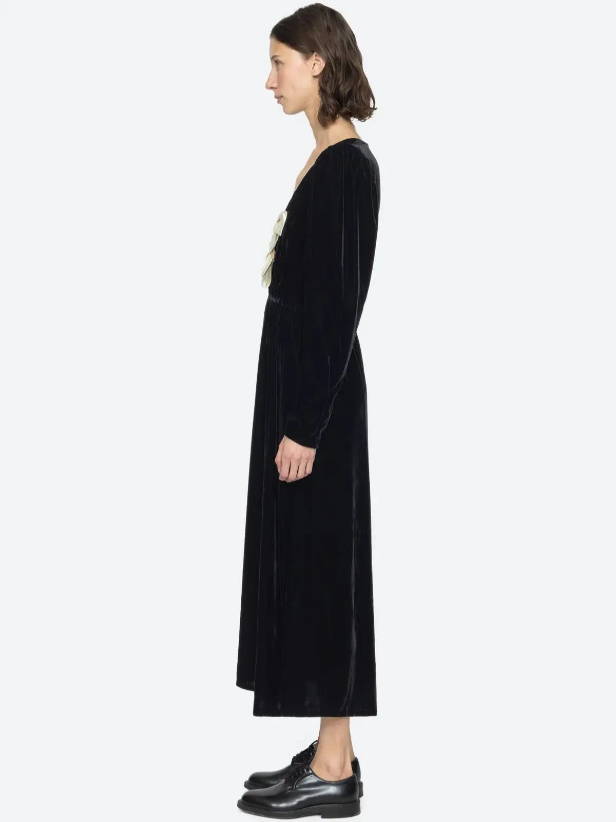 wallis black v-neck bow cutout velvet midi dress Avalabel