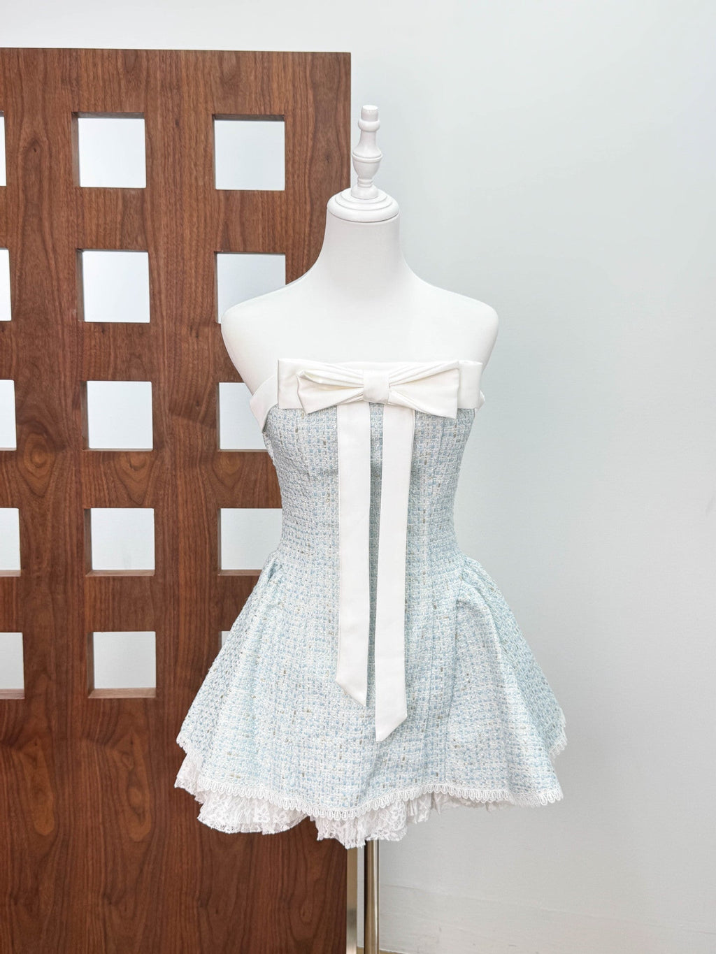 Bow Woven Lace Tube Top Mini Dress in Pink Avalabel