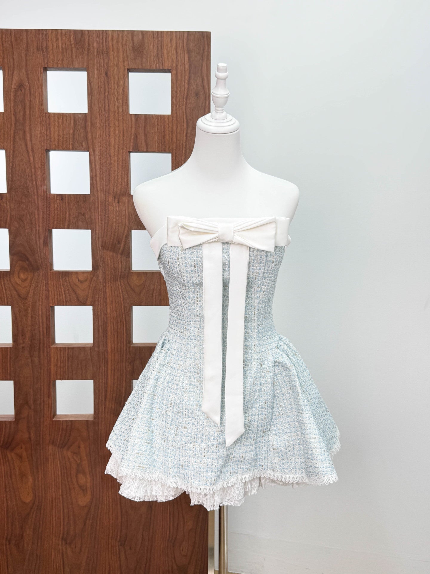 Bow Woven Lace Tube Top Mini Dress in Pink Avalabel