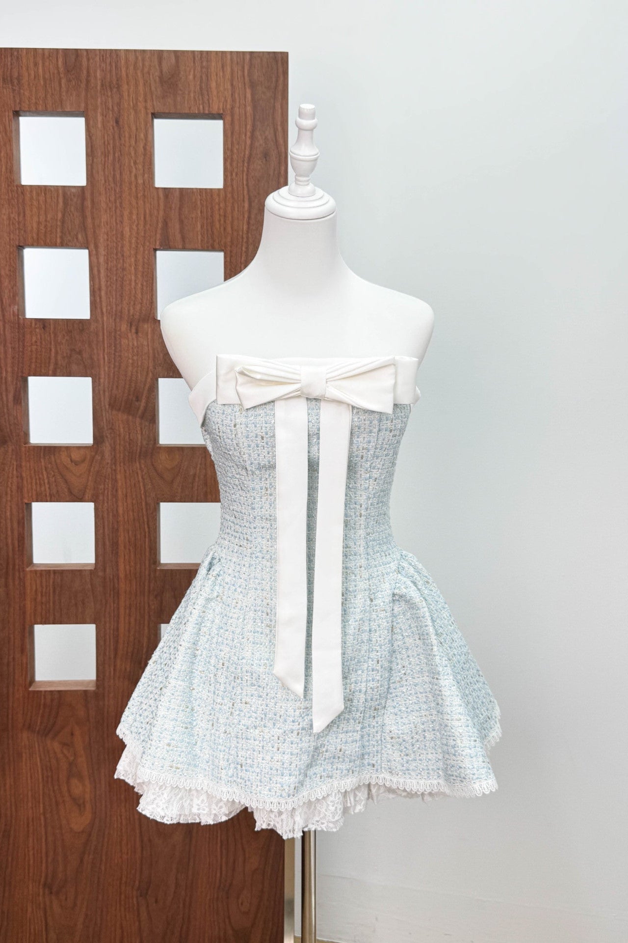 Bow Woven Lace Tube Top Mini Dress in Pink Avalabel