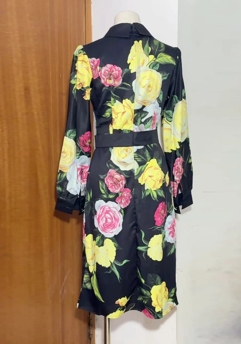 bernice rose print shirt midi dress in black Avalabel