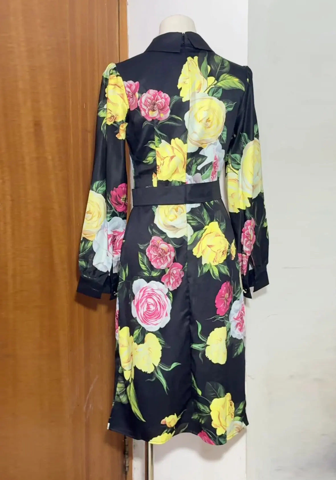 bernice rose print shirt midi dress in black Avalabel