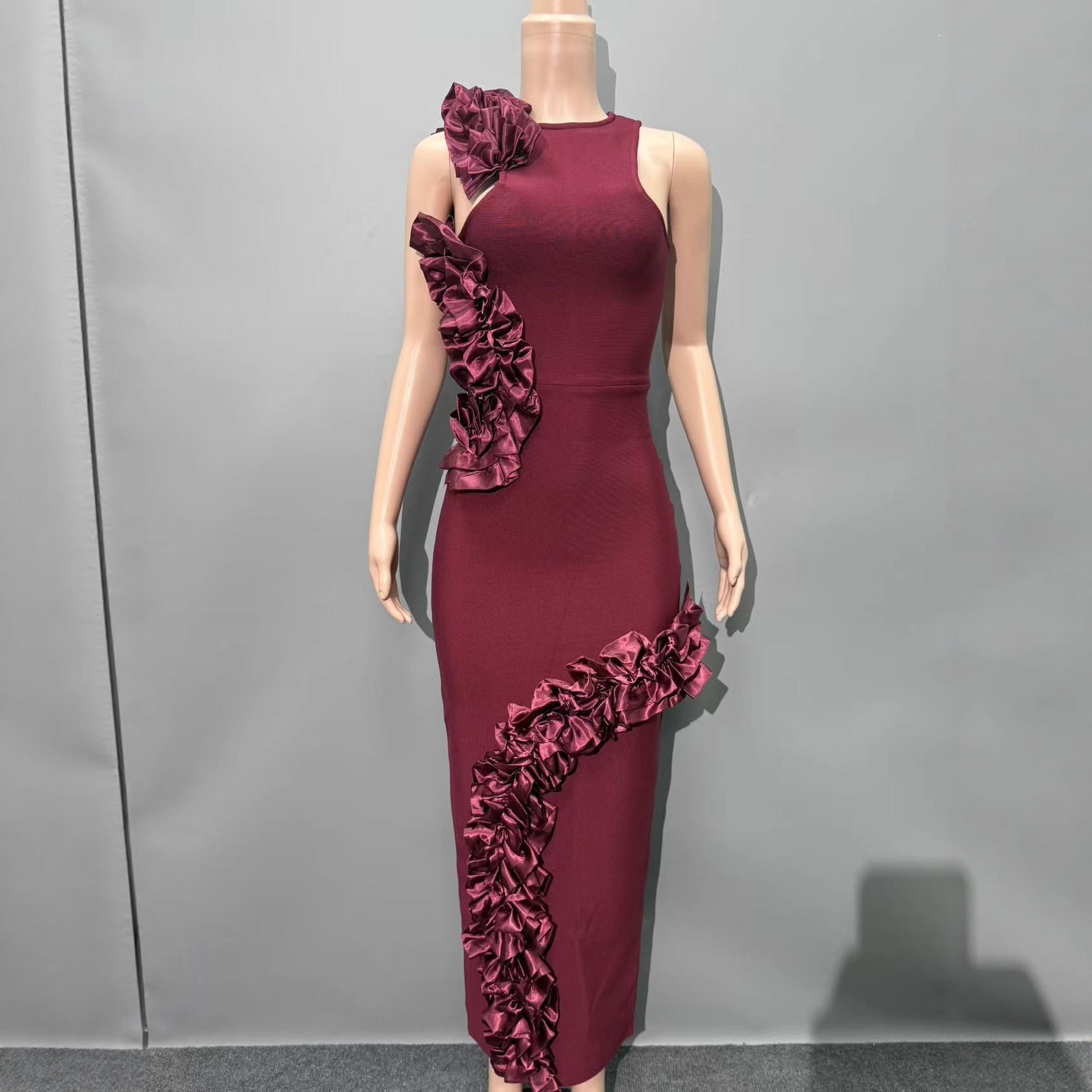 joanna ruffled-appliqué bodycon gown Claret Avalabel