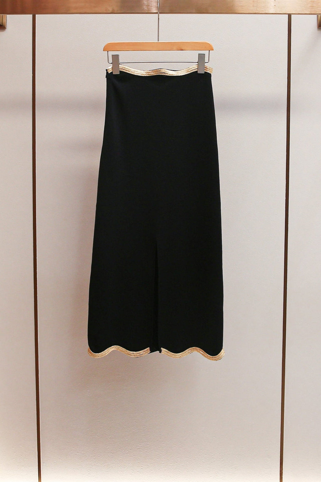 Black Long Knitted Skirt with Chain Detail Avalabel