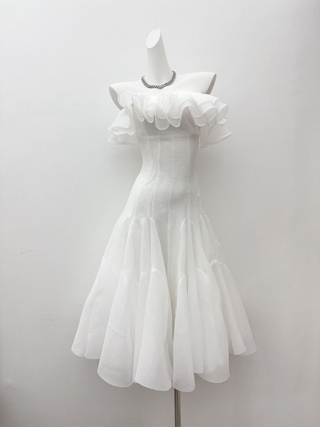 apphia Off Shoulder Ruffle Midi Dress In white Avalabel