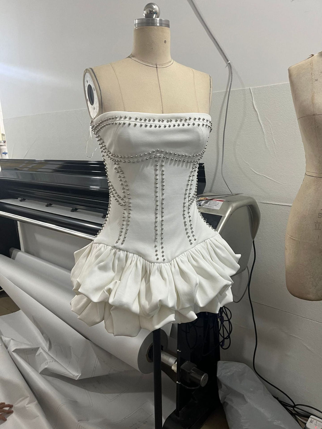 regina strapless puffy mini dress in off-white Avalabel
