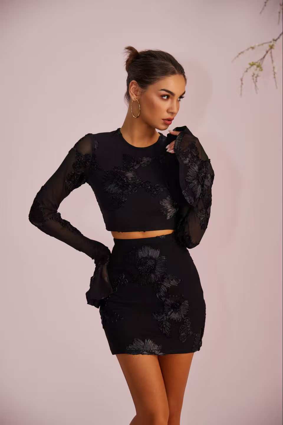 New Two-Piece Embroidered Floral Backless T-shirt and Skirt Set-Black Avalabel