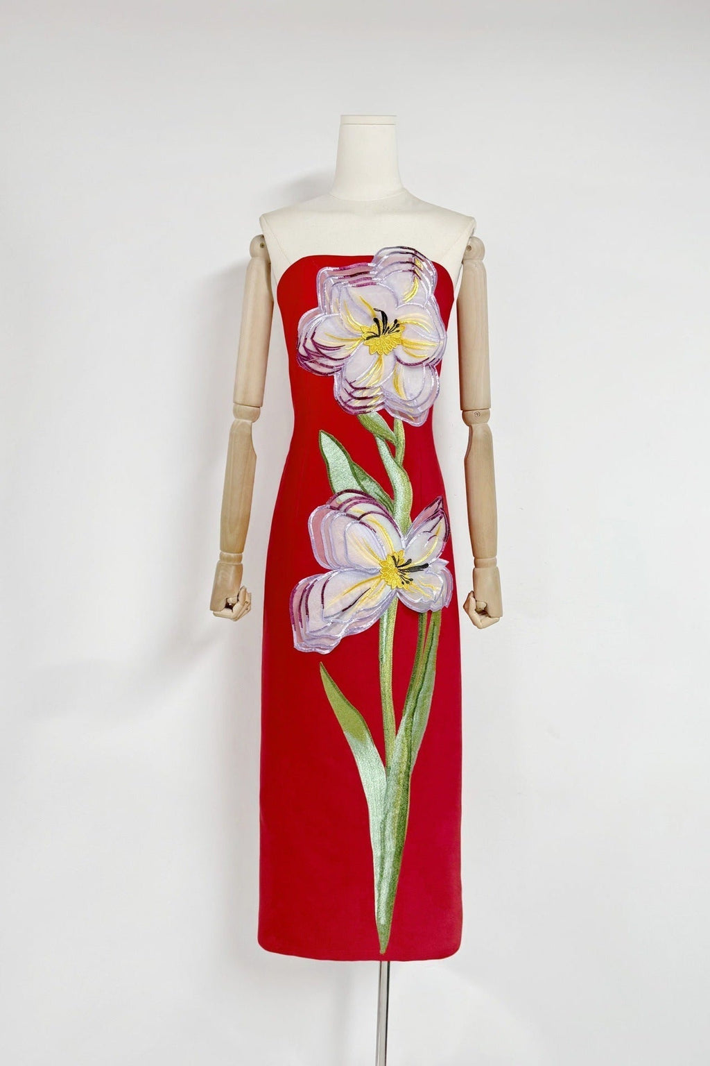 Suzanne Appliqué Floral Bustier Maxi Dress in Red Avalabel