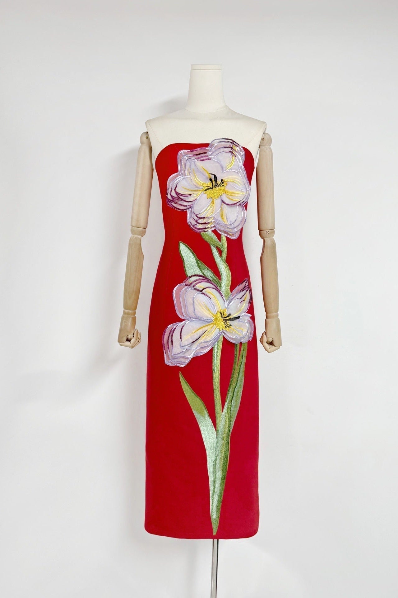 Suzanne Appliqué Floral Bustier Maxi Dress in Red Avalabel