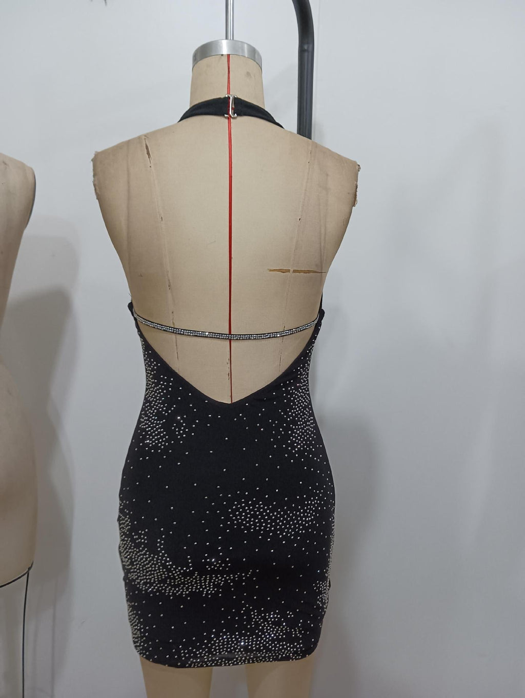 alison halter v-neck sequin bodycon mini dress in black Avalabel