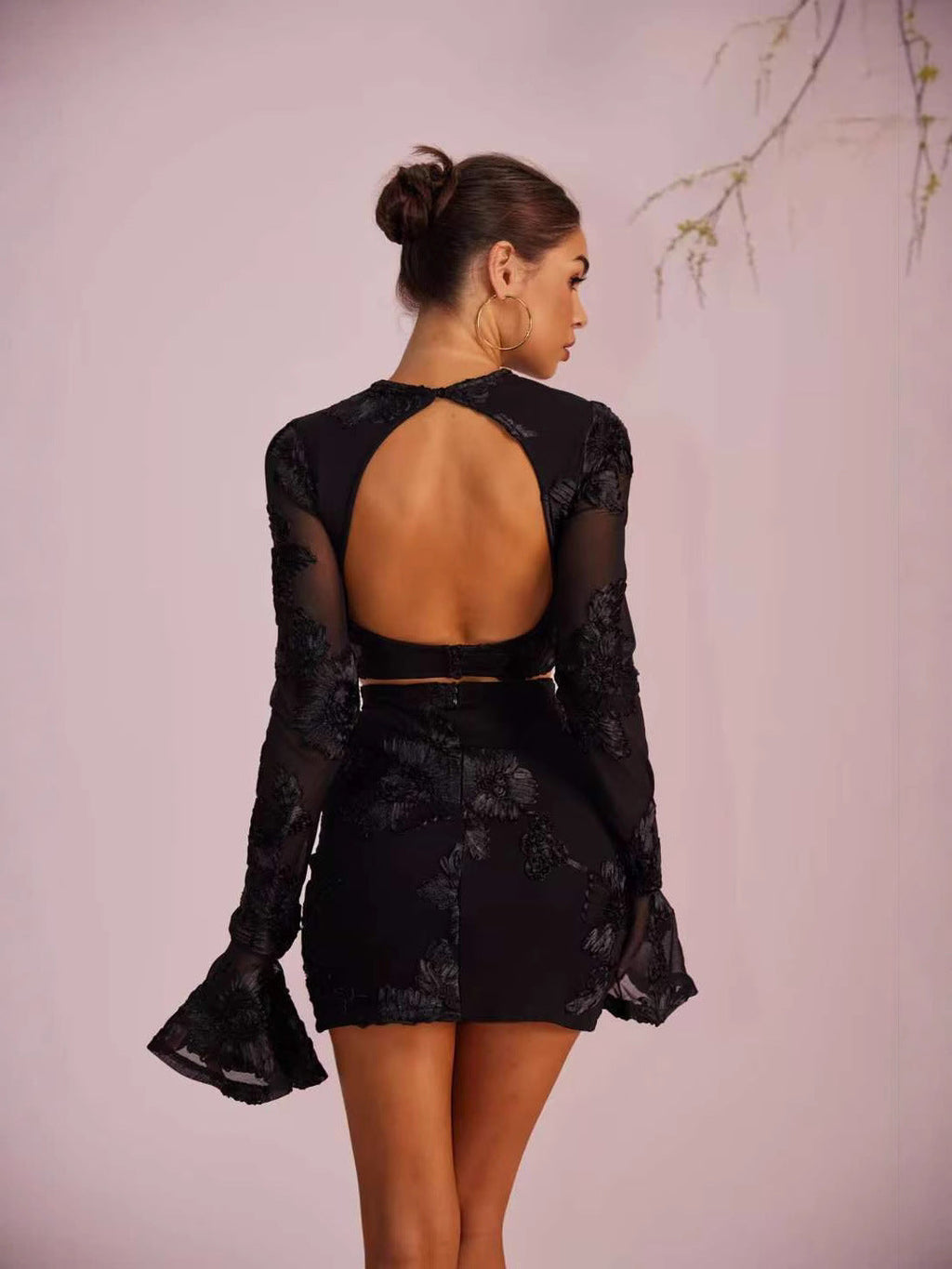 New Two-Piece Embroidered Floral Backless T-shirt and Skirt Set-Black Avalabel
