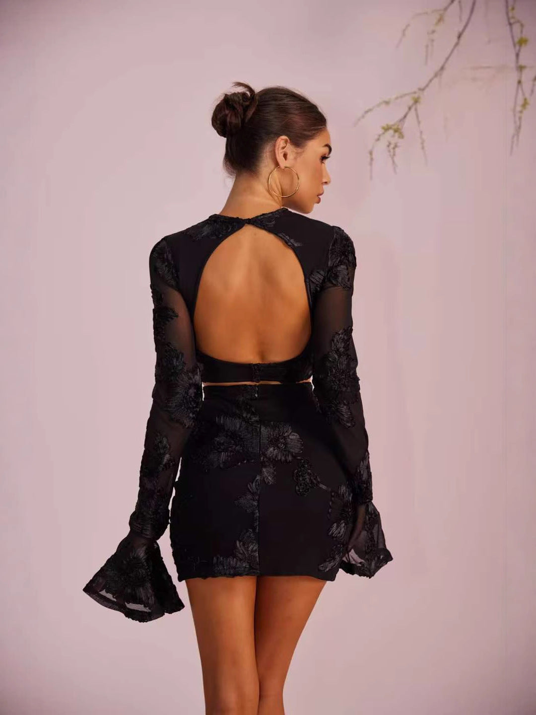 New Two-Piece Embroidered Floral Backless T-shirt and Skirt Set-Black Avalabel