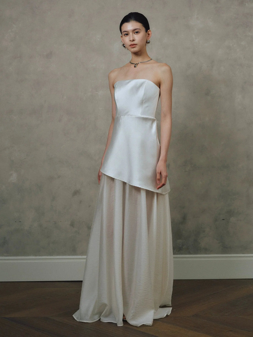 Satin Spliced tulle  strapless maxi dress in black and white Avalabel