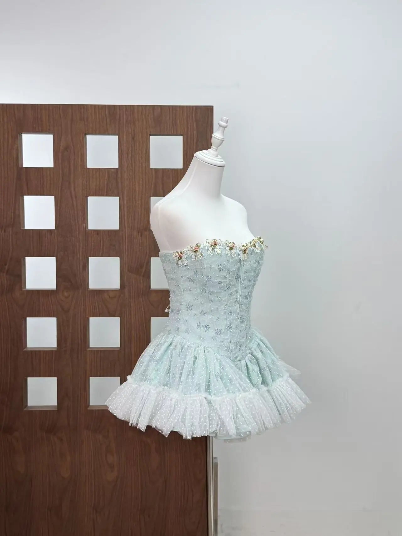 irene floral print strapless tulle mini dress in blue Avalabel