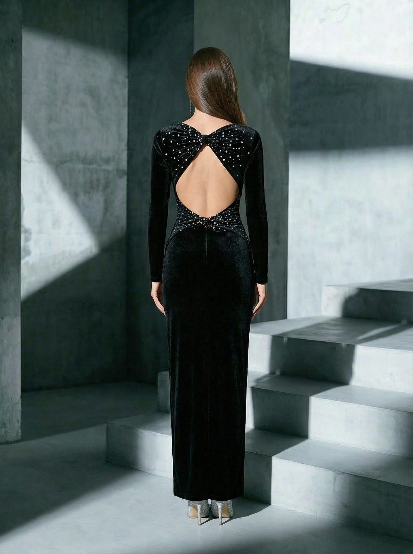 Lee Black long-Sleeve Backless Studded Fishtail Velvet Maxi Dress Avalabel