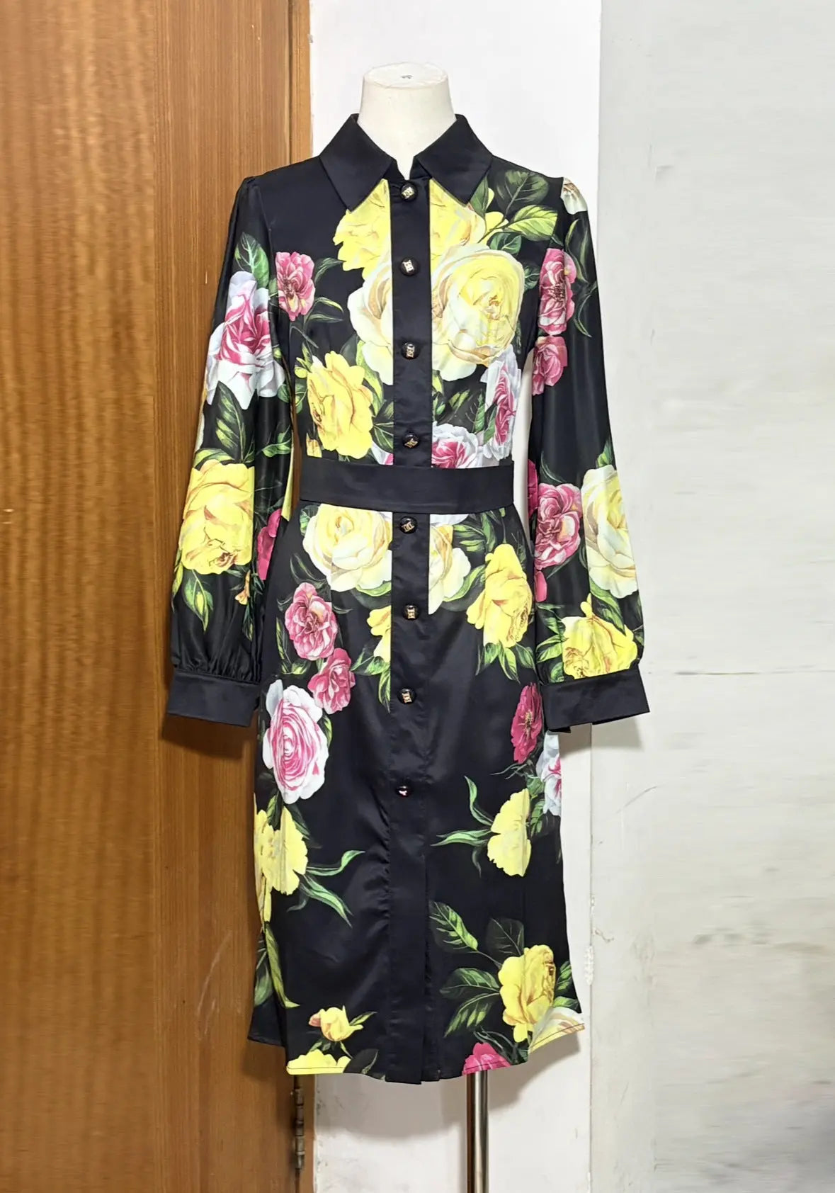 bernice rose print shirt midi dress in black Avalabel
