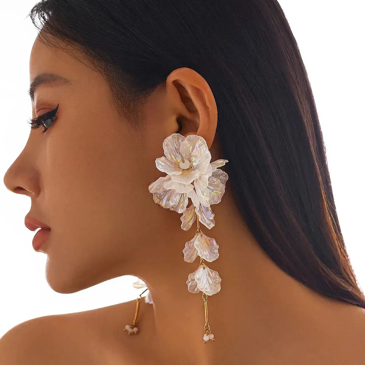 Sanai Earrings Avalabel