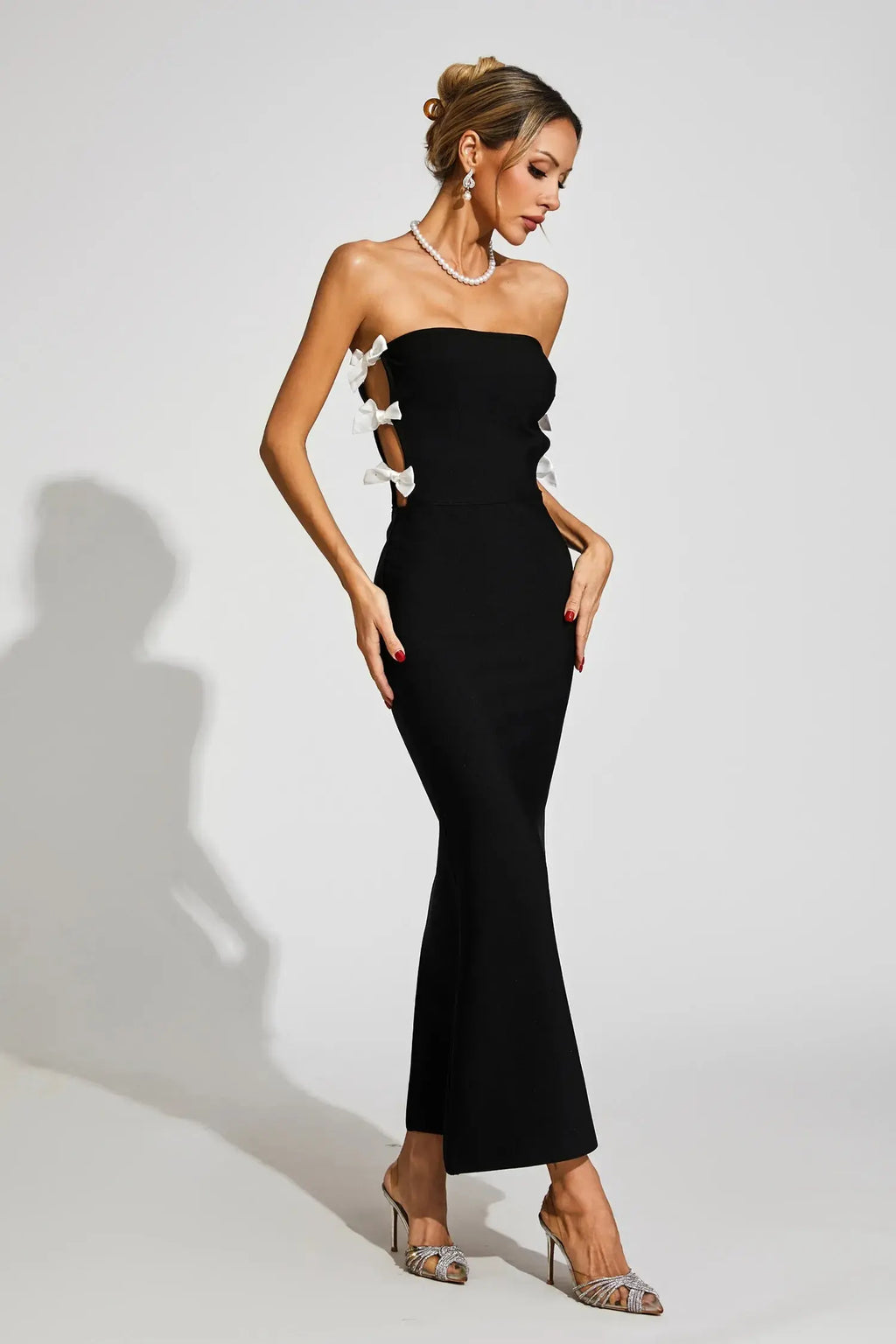 Jocelyn Bowknot-Side Bandage Strapless Maxi Dress in Black Avalabel
