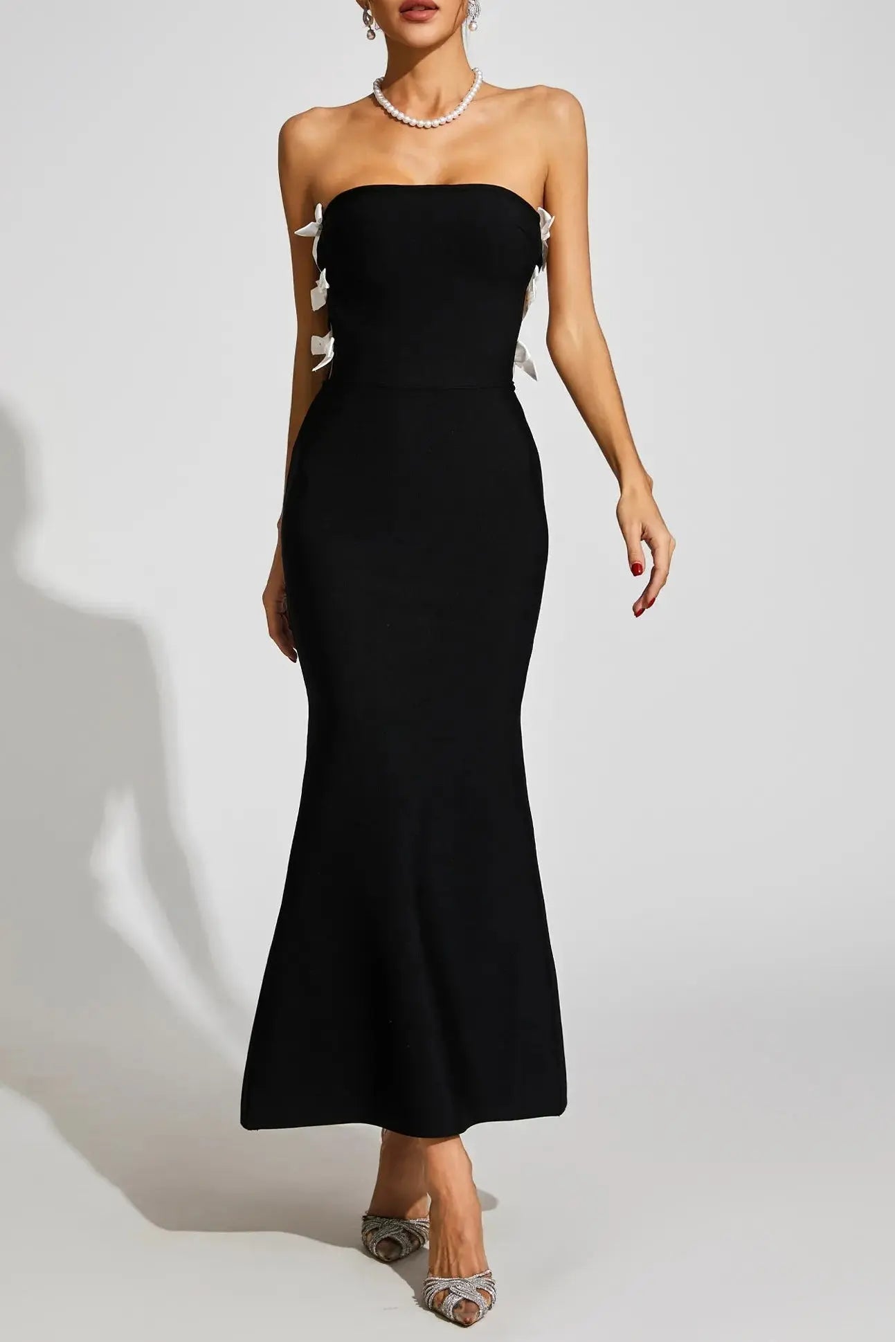 Jocelyn Bowknot-Side Bandage Strapless Maxi Dress in Black Avalabel