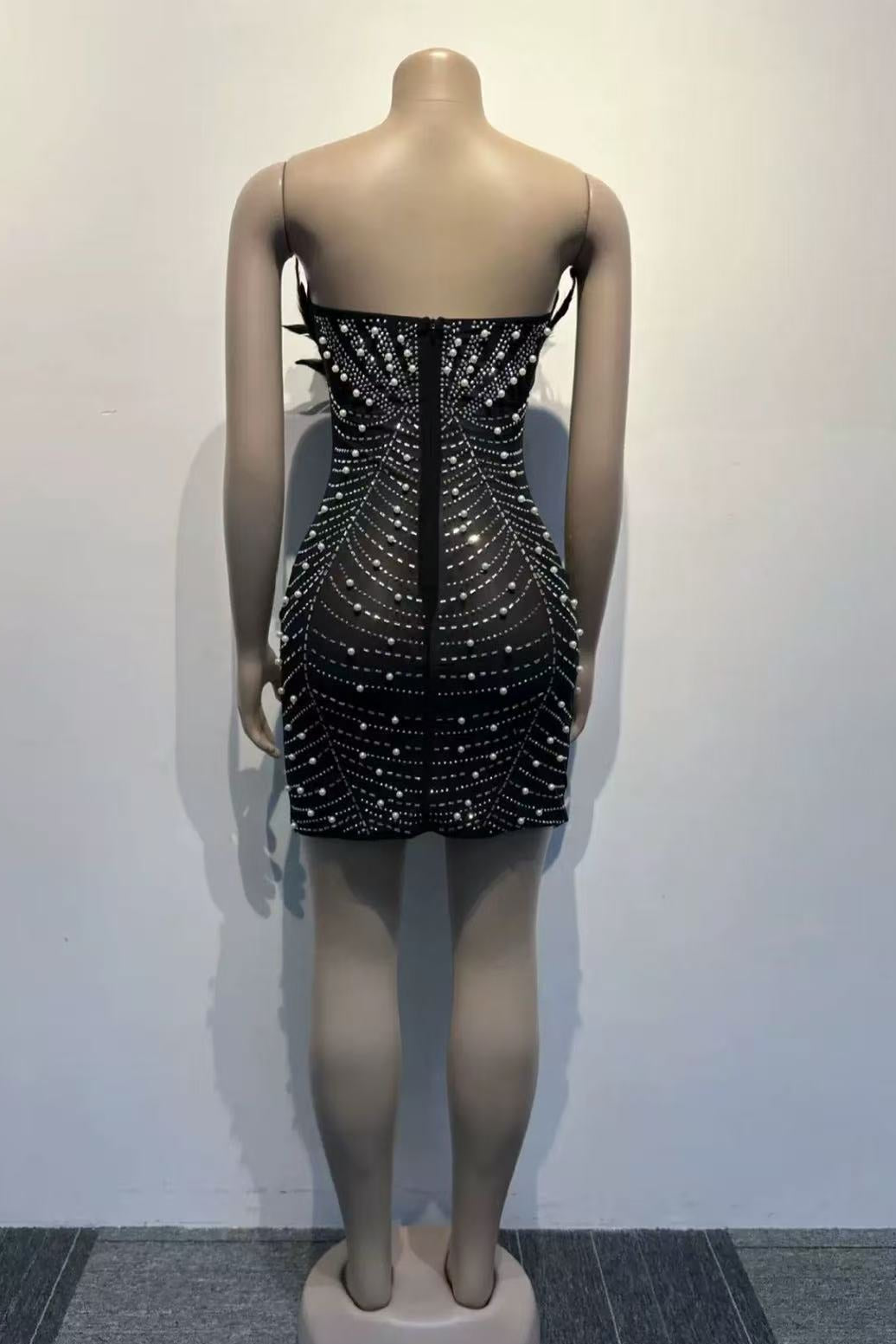 STRAPLESS FEATHER PEARL MINI DRESS IN BLACK Avalabel