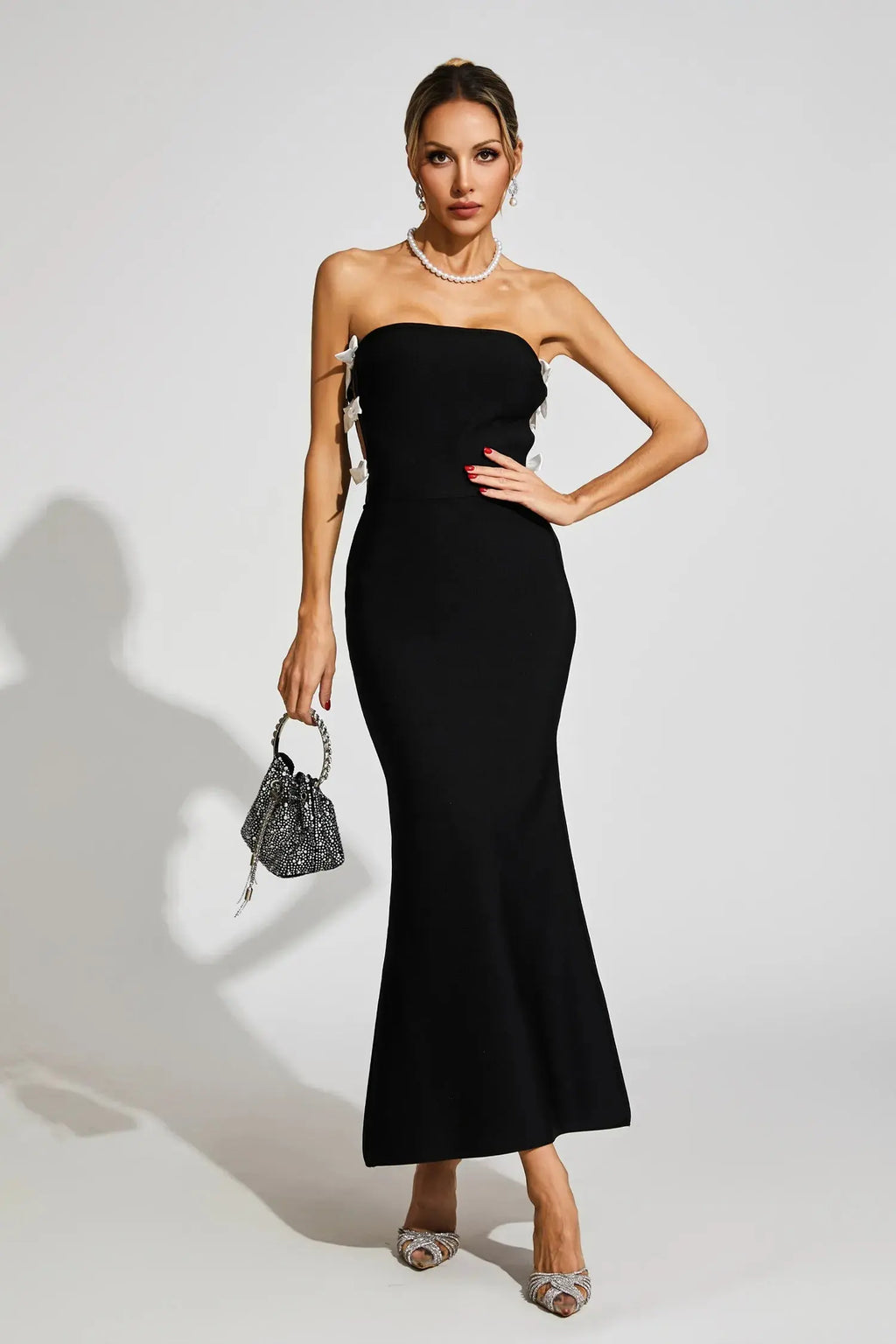 Jocelyn Bowknot-Side Bandage Strapless Maxi Dress in Black Avalabel