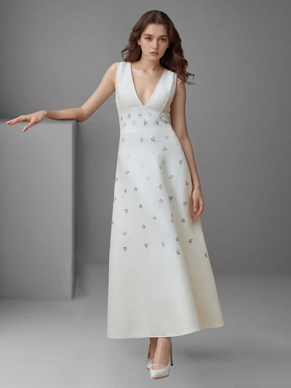 Lily Diamond V-Neck Midi Dress in White Avalabel
