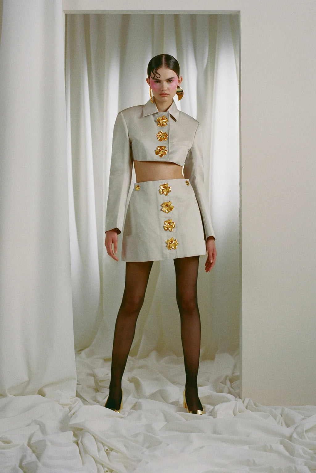 odelette Metal buttoned blazer skirt set in beige Avalabel