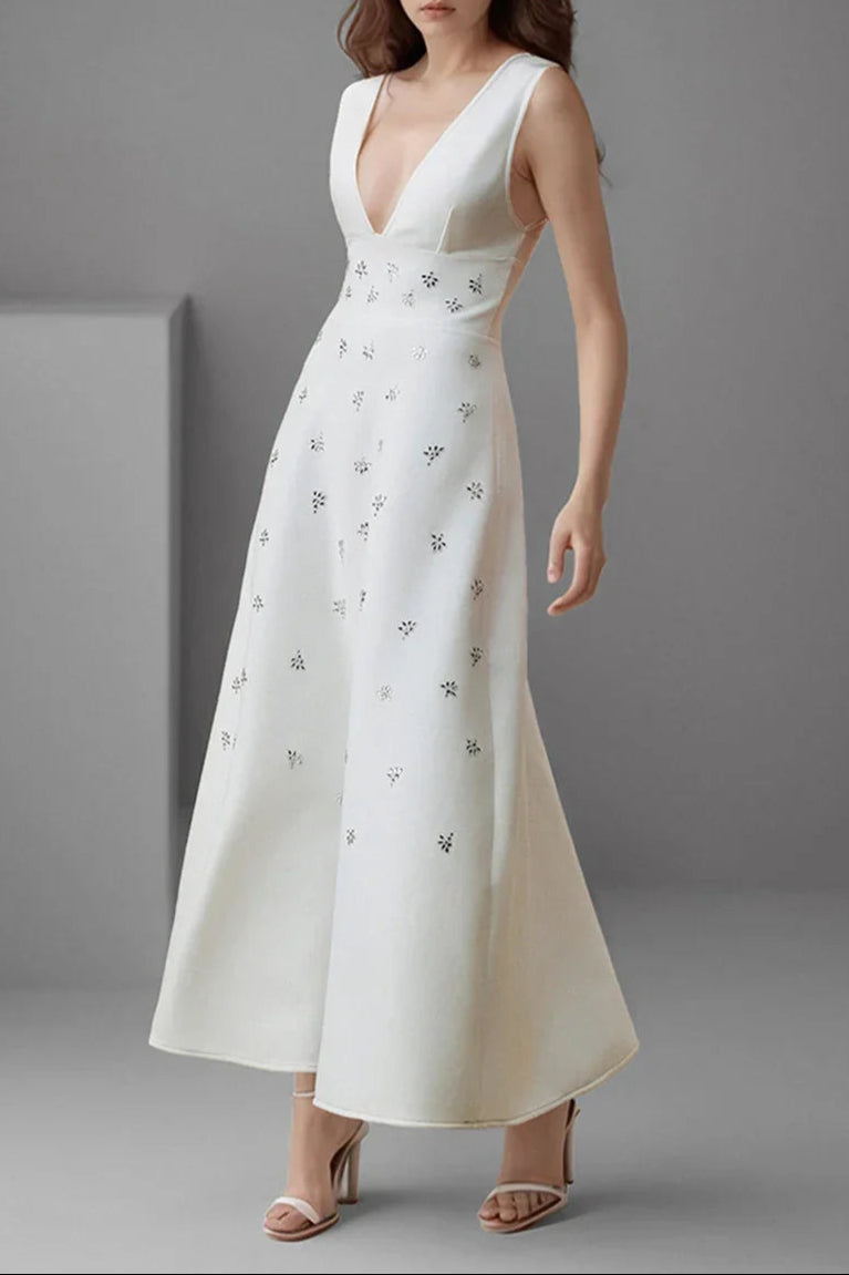 Lily Diamond V-Neck Midi Dress in White Avalabel