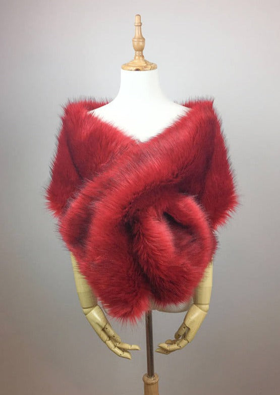 hulda Fur Shawl in wine red Avalabel