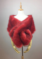 hulda Fur Shawl in wine red Avalabel