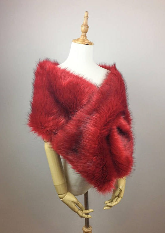 hulda Fur Shawl in wine red Avalabel