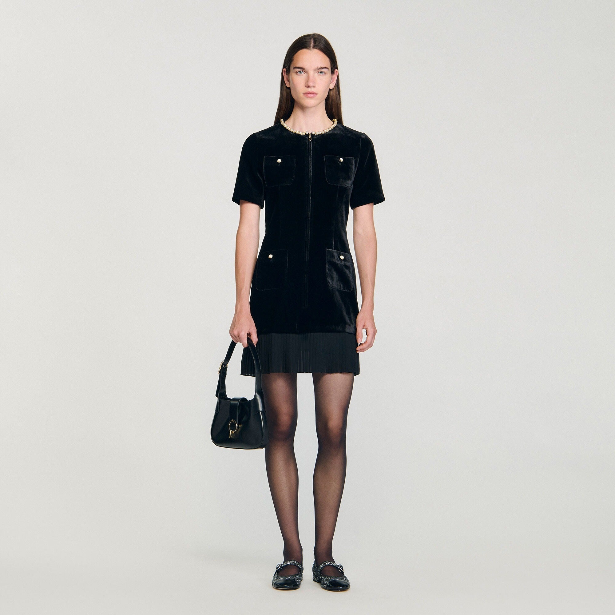 Pearl-trimmed collar zipper velvet pleated dress in black Avalabel