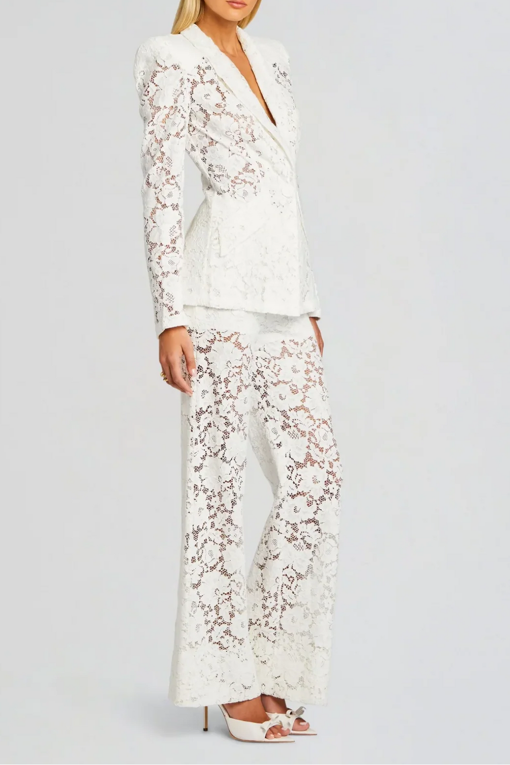 elvira v-neck Lace Blazer set in white Avalabel