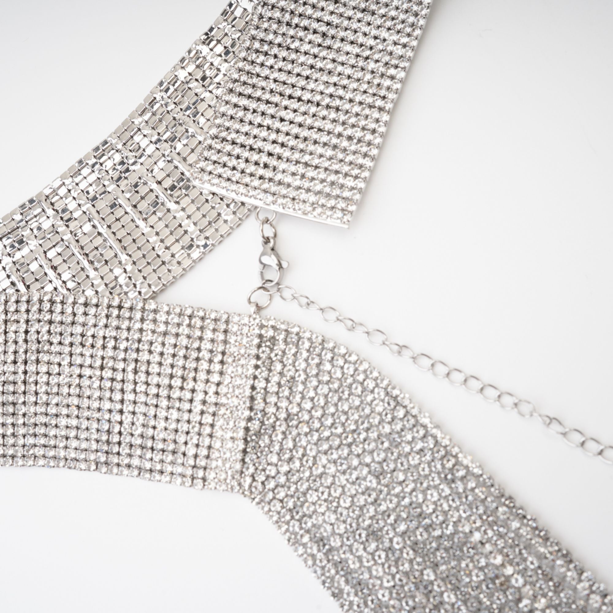 Jeanne Tassel Detail Necklace Avalabel
