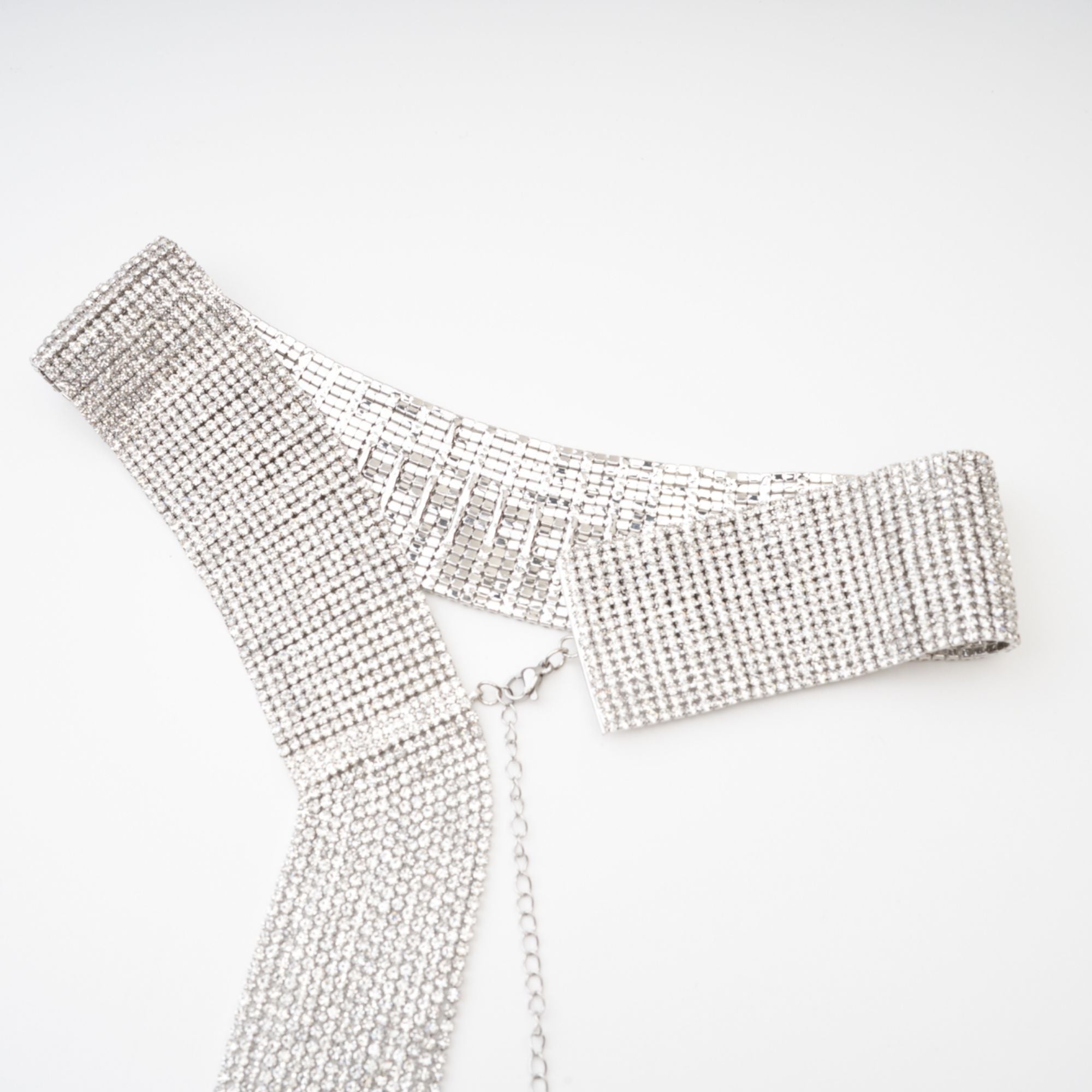 Jeanne Tassel Detail Necklace Avalabel