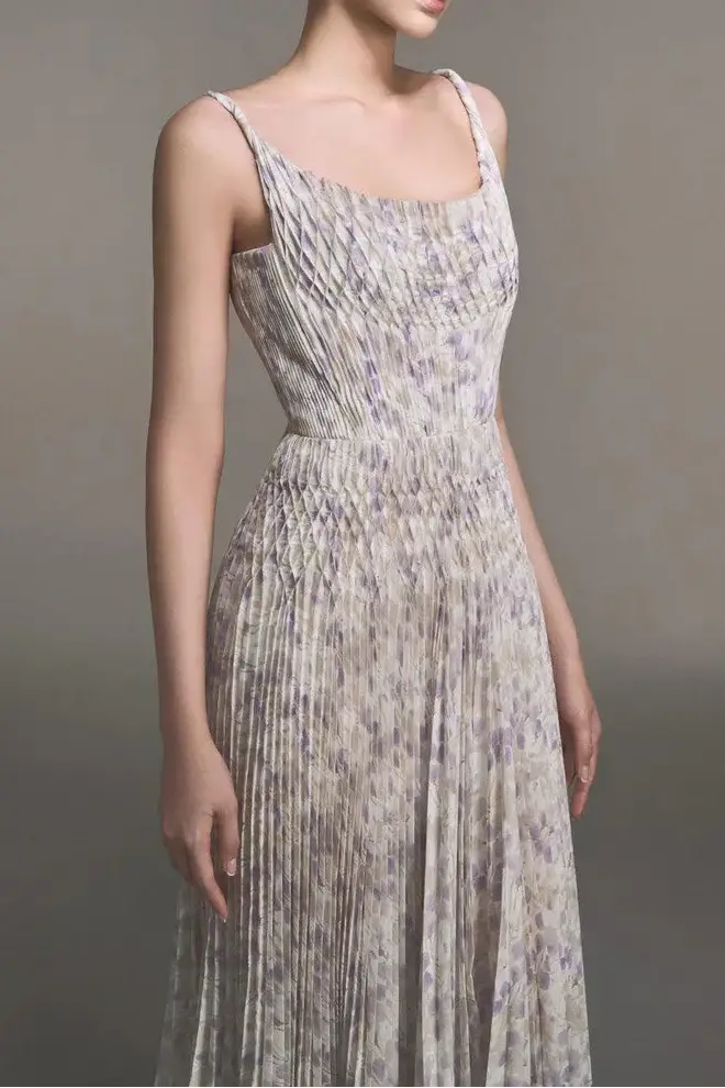 lillian floral print pleated maxi dress in pale purple Avalabel