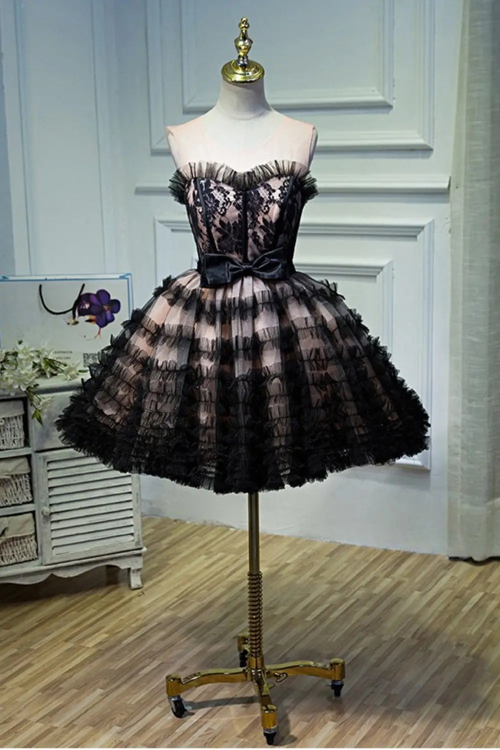 Lorraine Bow Lace Strapless Puffy Mini Dress in Black Avalabel