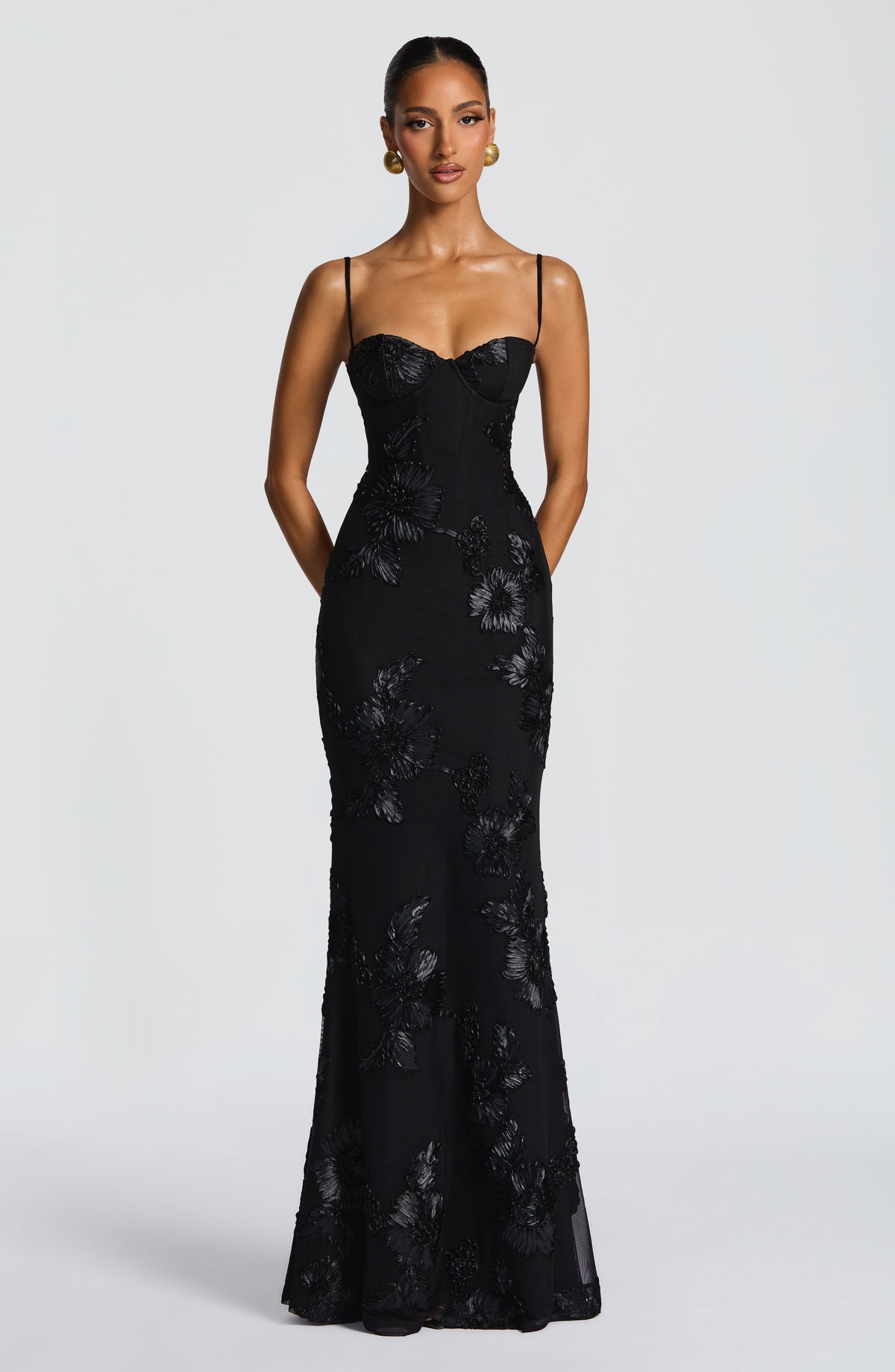 Nefertiti Maxi Dress - Black Avalabel