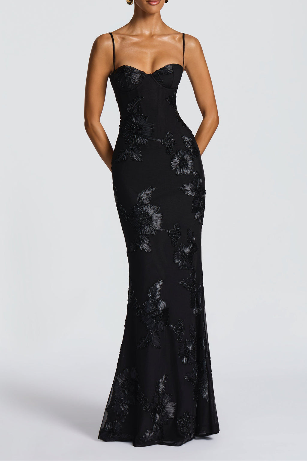 Nefertiti Maxi Dress - Black Avalabel
