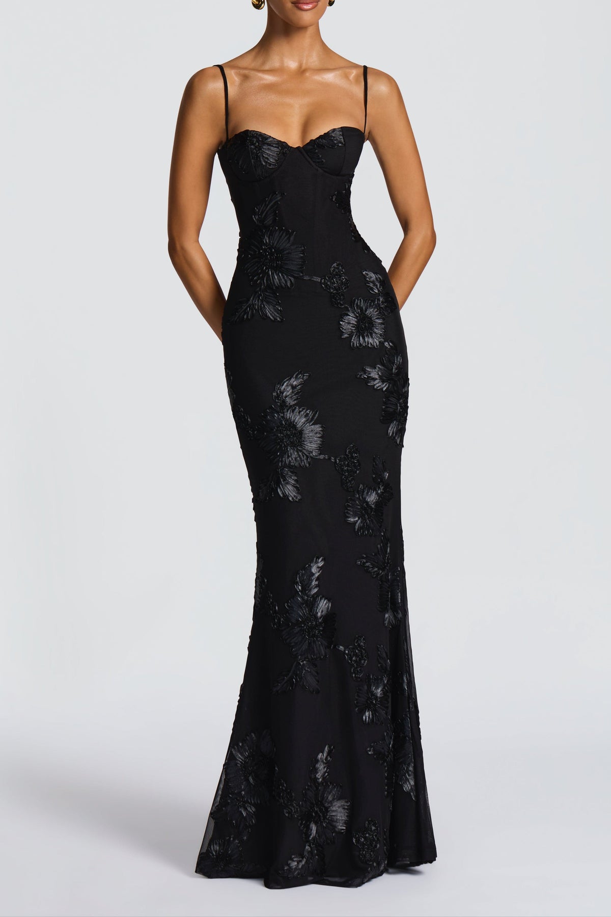 Nefertiti Maxi Dress - Black Avalabel