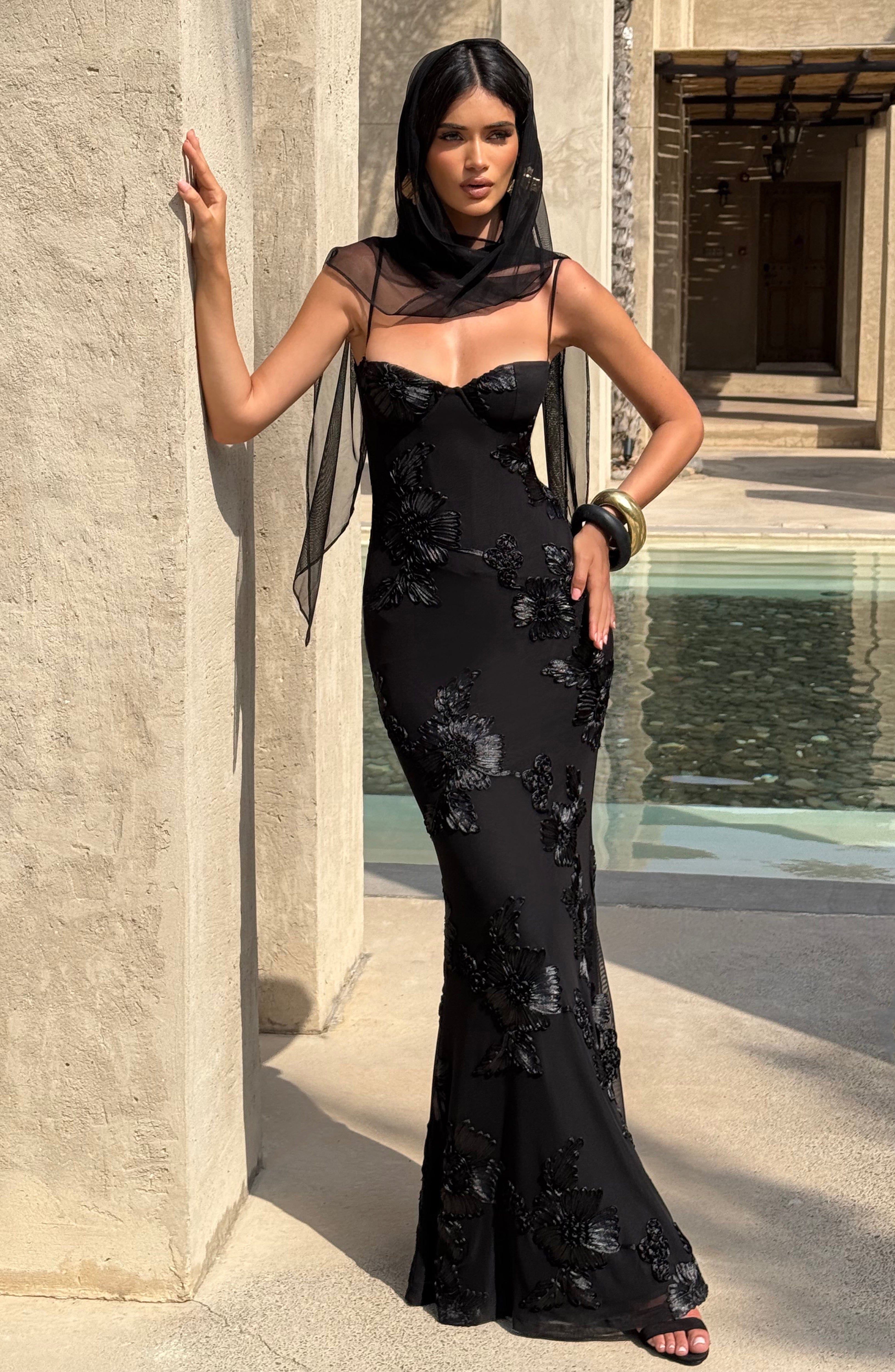 Nefertiti Maxi Dress - Black Avalabel