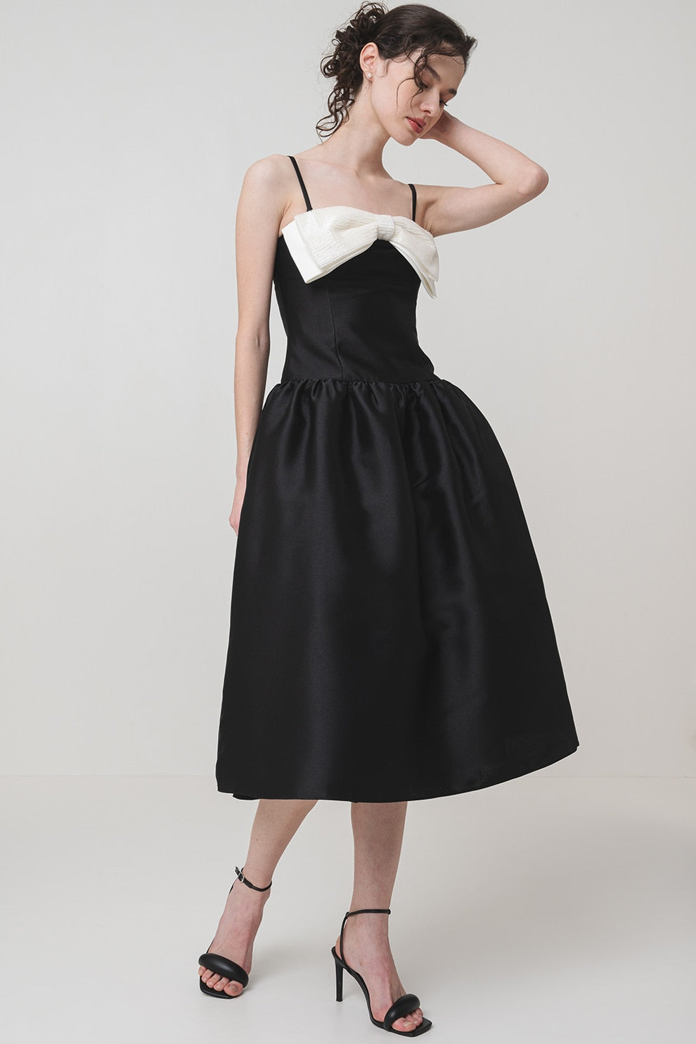 Bow-Detail Taffeta Midi Dress in Black Avalabel