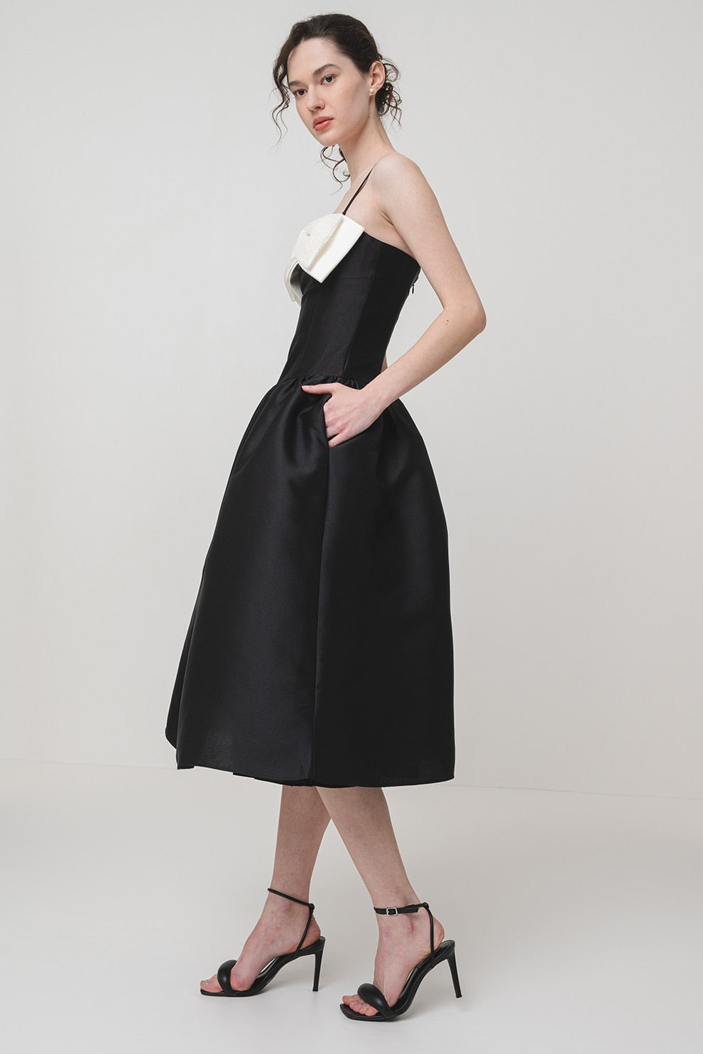 Bow-Detail Taffeta Midi Dress in Black Avalabel