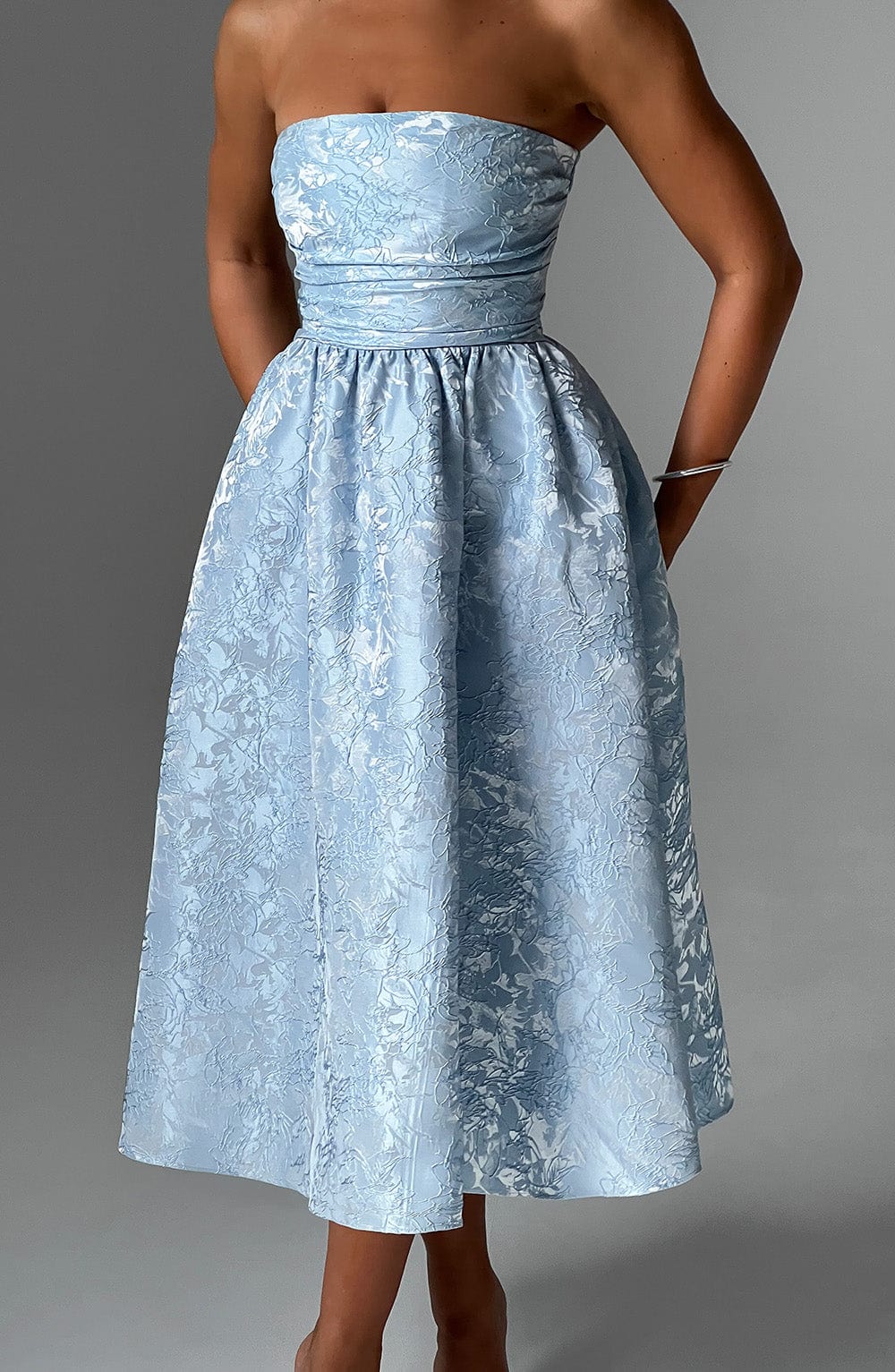 Saoirse Midi Dress - Blue Avalabel