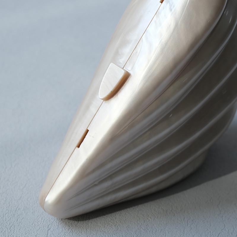 Shell | Pearl Bridal Clutch Avalabel